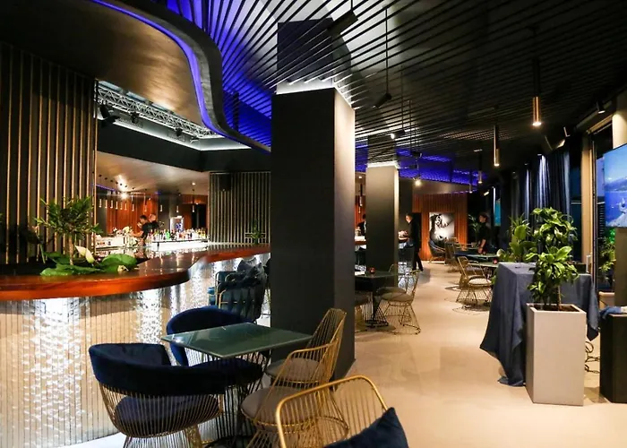 Diamond Hill & Avlonya