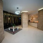 Diamond Hill & Vlorë