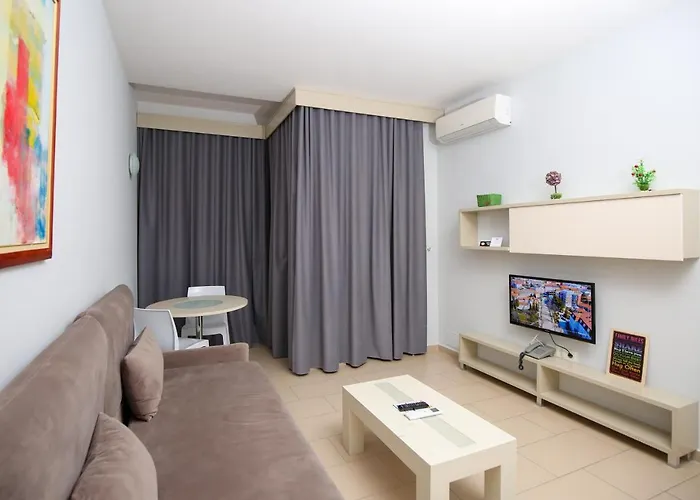 Diamond Hill & Vlore