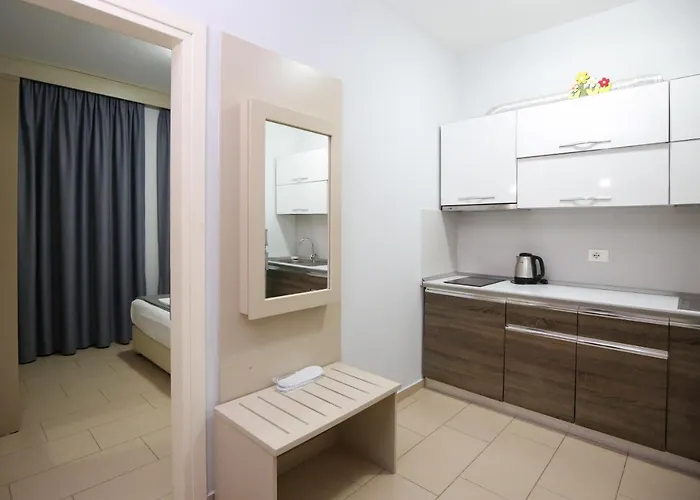 Diamond Hill & Vlore