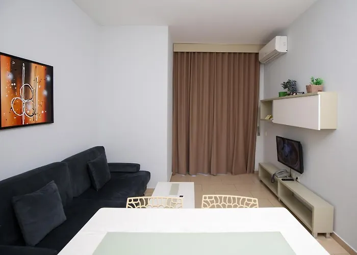 Diamond Hill & Vlore