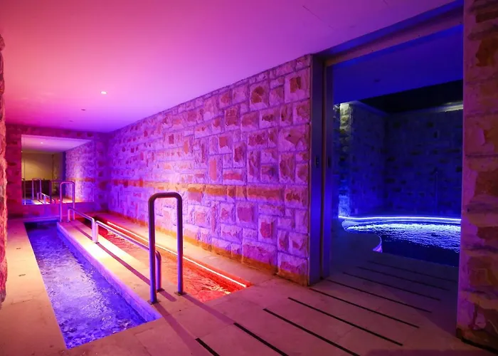 Diamond Hill & Station touristique Vlorë